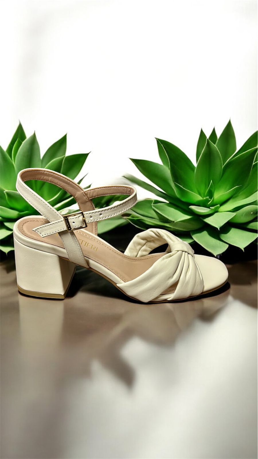 PATI LANTIERI SANDÁLIA SALTO BLOCO MÉDIO