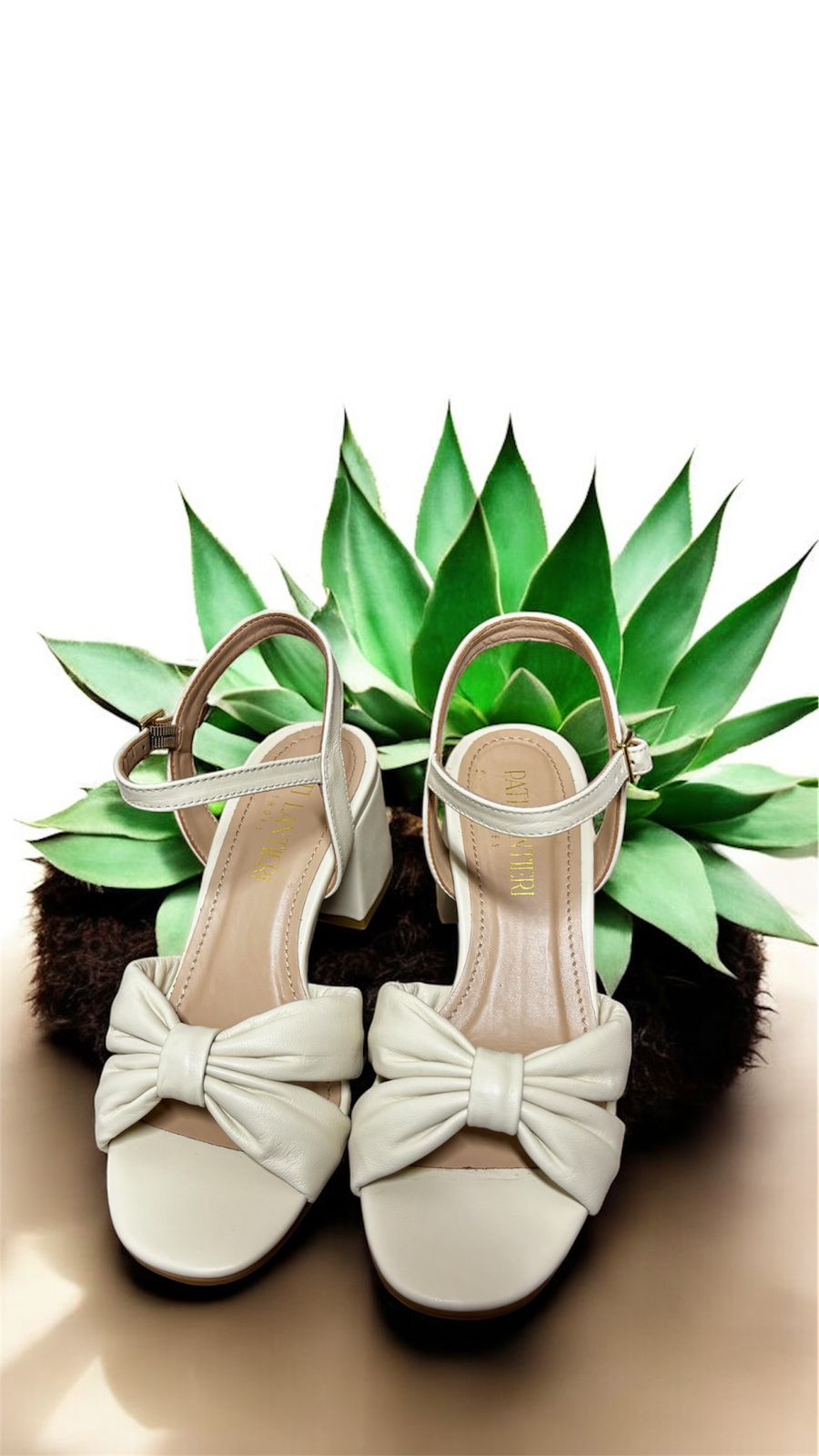 PATI LANTIERI SANDÁLIA SALTO BLOCO MÉDIO