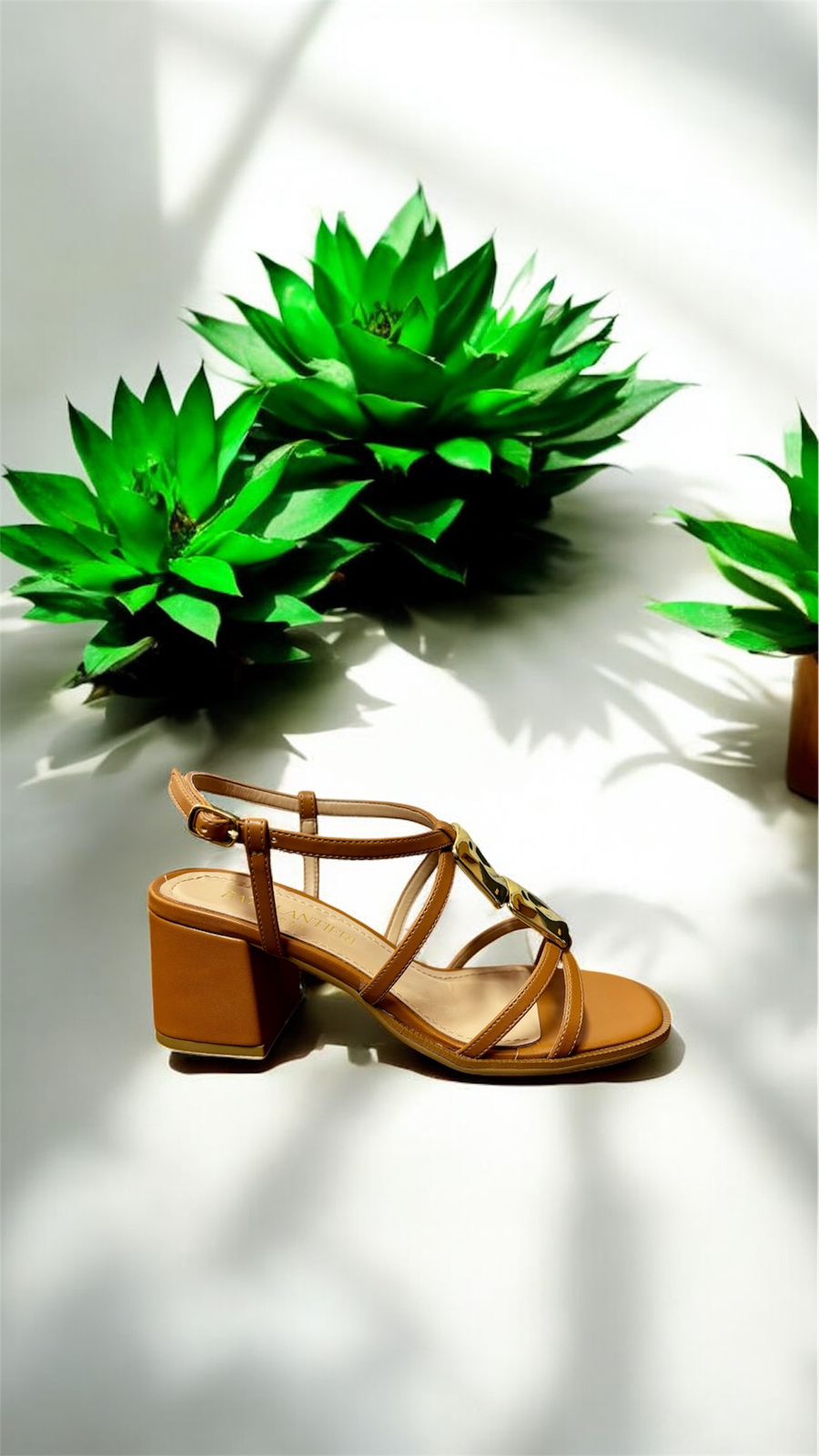 PATI LANTIERI SANDÁLIA SALTO BLOCO MÉDIO