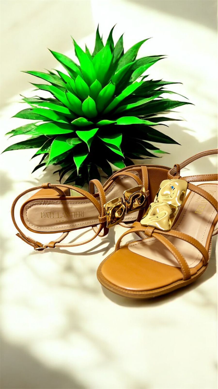 PATI LANTIERI SANDÁLIA SALTO BLOCO MÉDIO