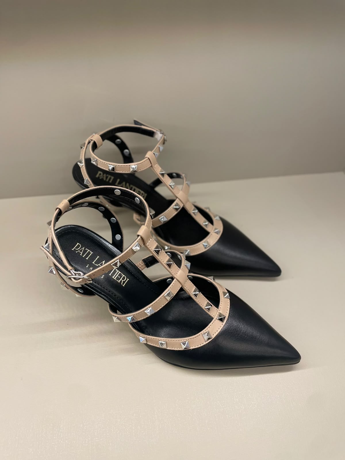 Pati Lantieri Scarpin Mule Preto-Nude