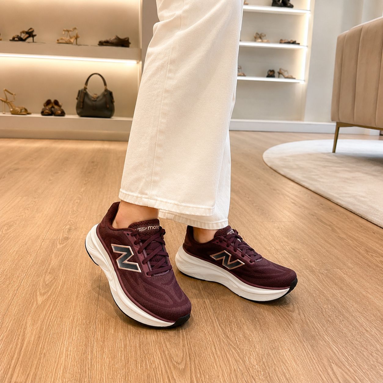 NEW BALANCE MORE V6