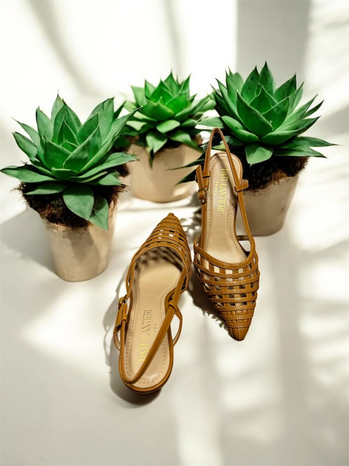 PATI LANTIERI SANDÁLIA SALTO MÉDIO FINO