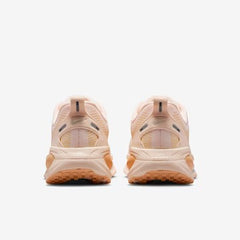 NIKE TENIS VOMERO 18 HO25