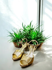 PATI LANTIERI SANDÁLIA SALTO FINO MÉDIO