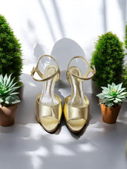 PATI LANTIERI SANDÁLIA SALTO FINO MÉDIO