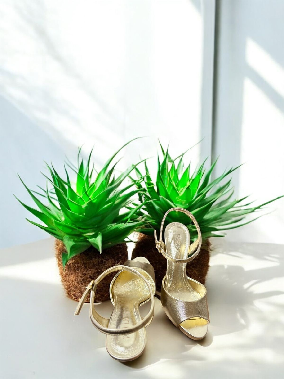 PATI LANTIERI SANDÁLIA SALTO FINO MÉDIO