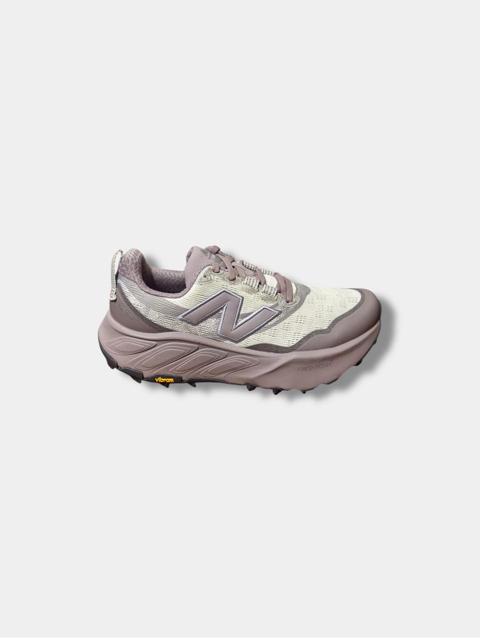 NEW BALANCE TENIS HIERRO V9