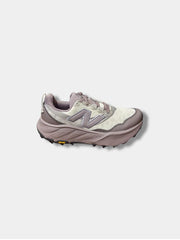 NEW BALANCE TENIS HIERRO V9