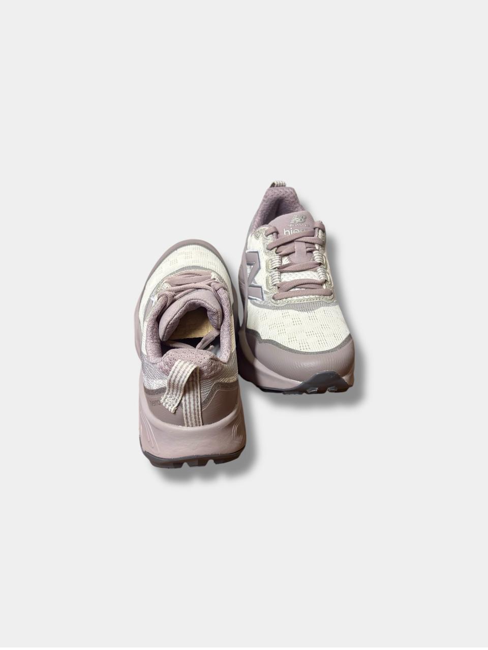 NEW BALANCE TENIS HIERRO V9